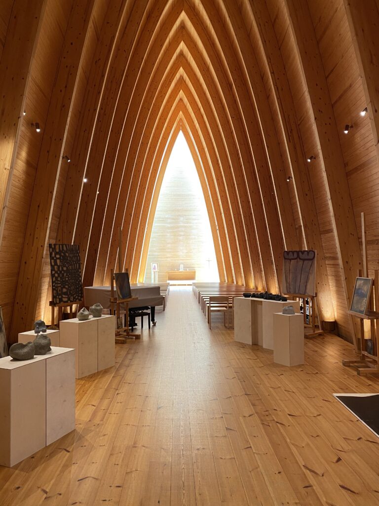 Nayttelykuva Miia Liesegang ja Leena Katriina Ehrling