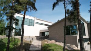 Hirvensalon kirkko 9