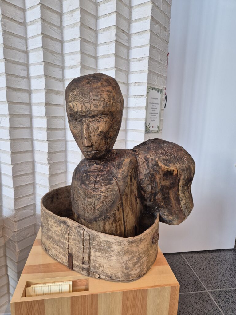 Kirkko esirukouspaikka