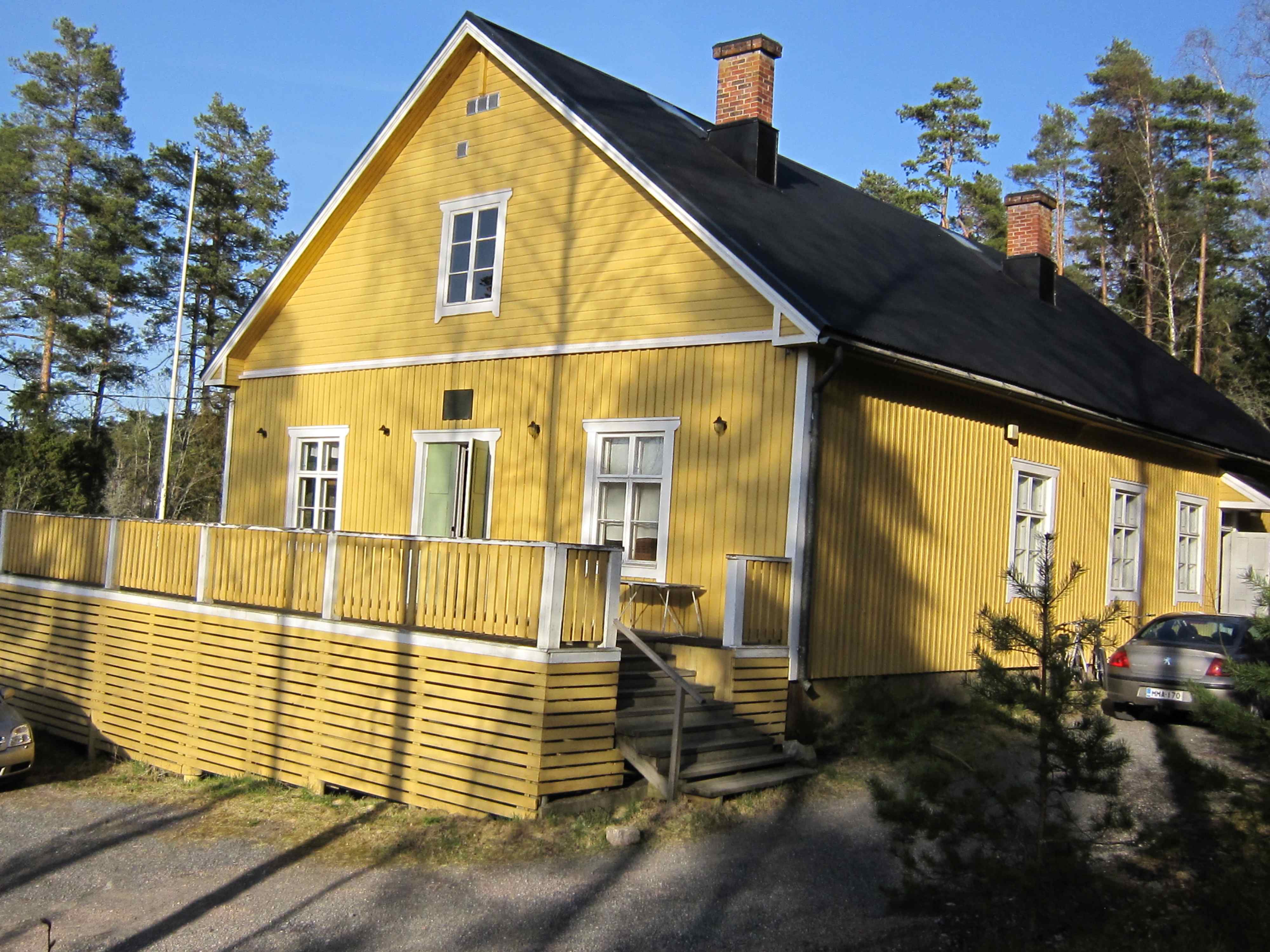 Brinkhallin uimaranta, Kakskerran seuraintalo ja urheilukenttä kaipaavat kohennusta